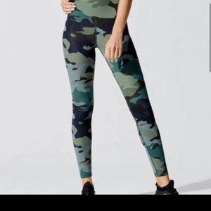 Carbon 38 Leggings Camo Green and Black Size XL
